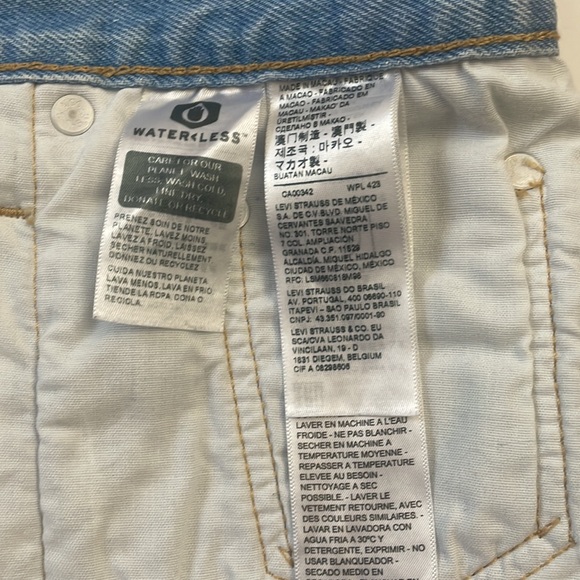 Levi's 501 shorts size 28 - Light Wash - Picture 10 of 11